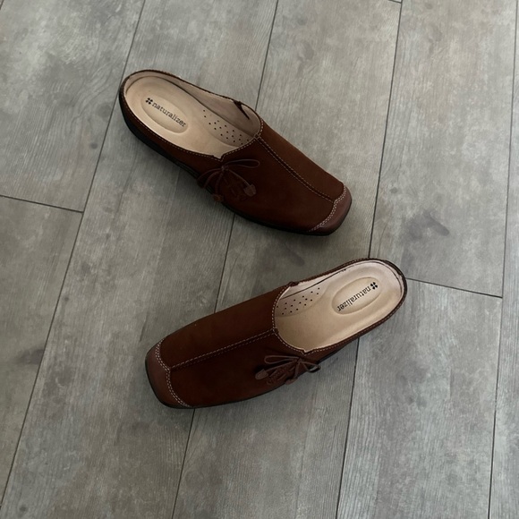 Naturalizer “Detail” Comfort Mules Suede Leather Slip On Mules 8.5 Wide Women’s - Picture 8 of 16